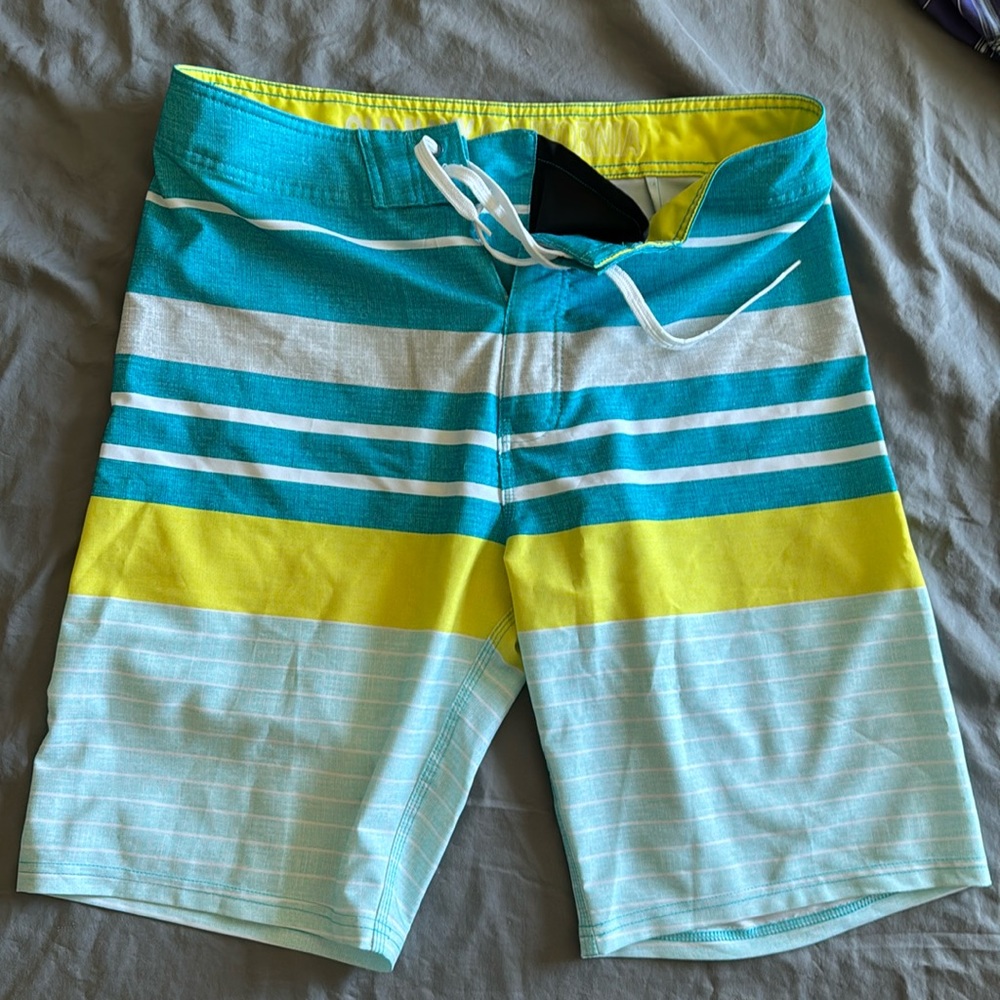 Old navy trunks size 32